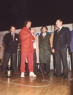 Vendee Globe Challenge 1989-1990 - Arrivee Titouan Lamazou 4